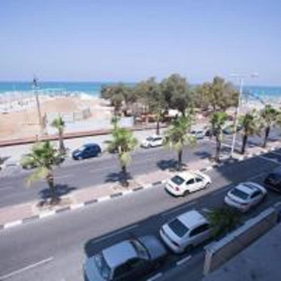 דירת 5 חדרים מול הים Lejlighed Bat Yam Eksteriør billede