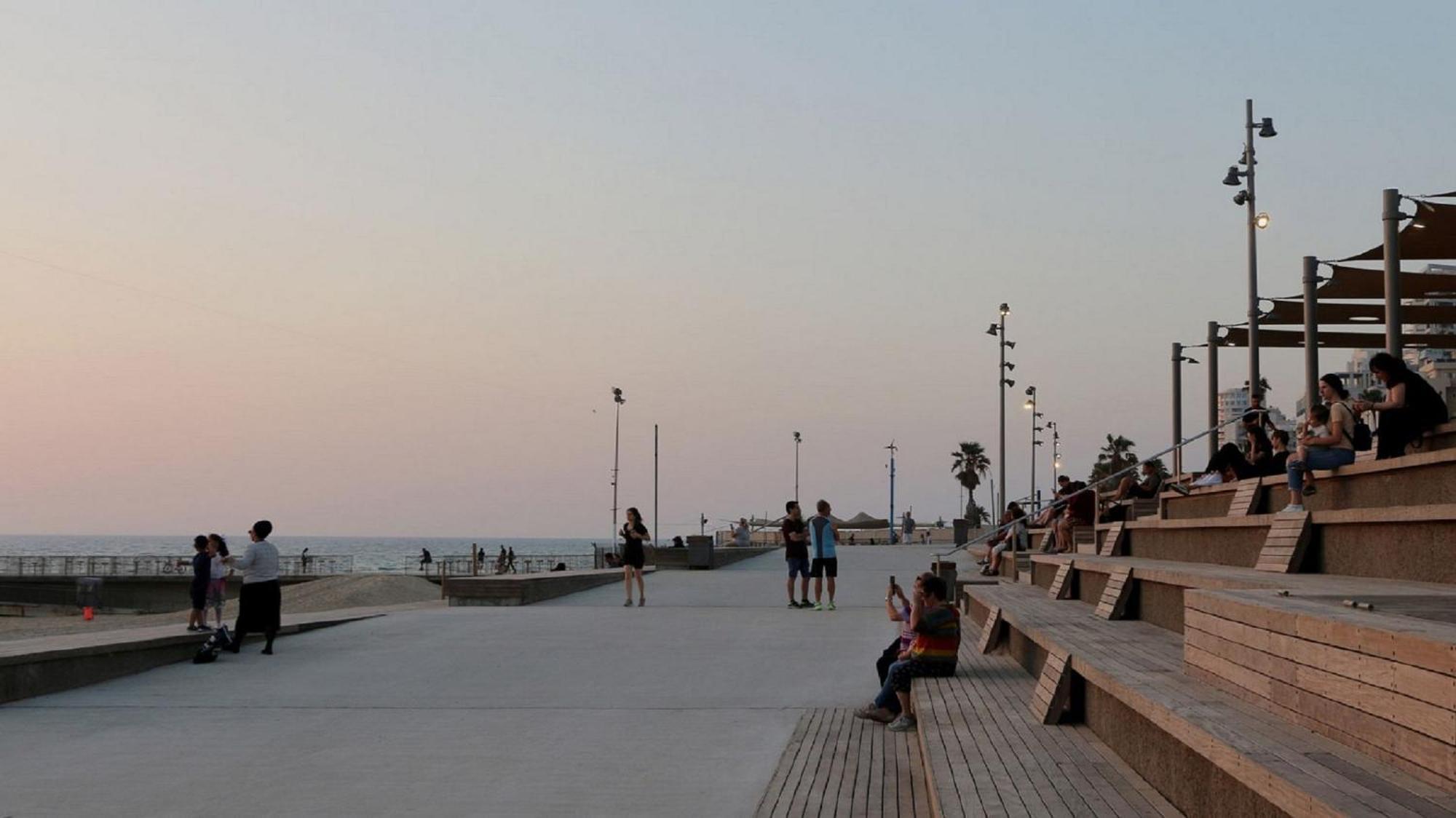 דירת 5 חדרים מול הים Lejlighed Bat Yam Eksteriør billede